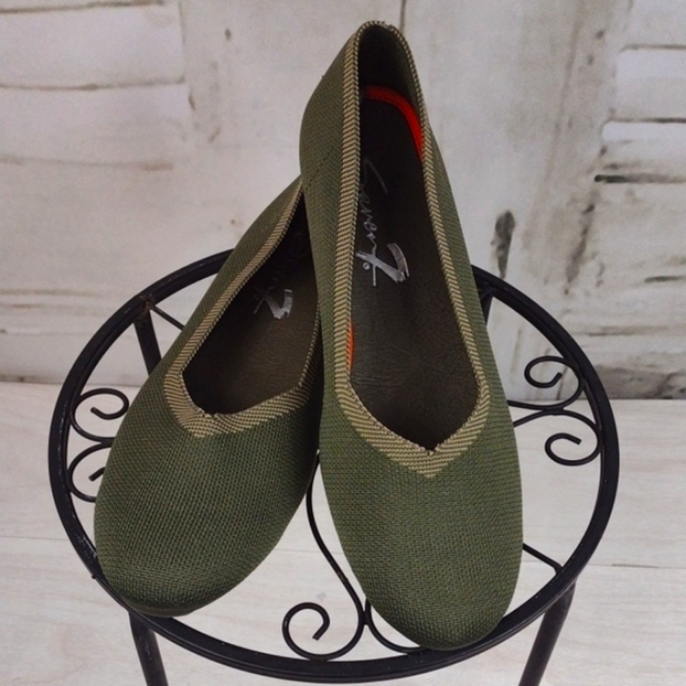 Seven7 Olive Green Flats Size 11